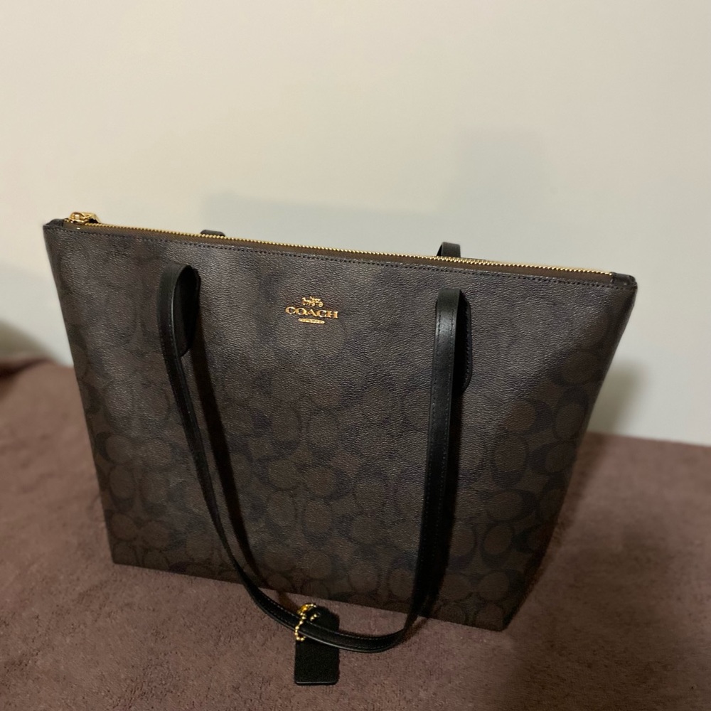 Zip top tote in signature canvas